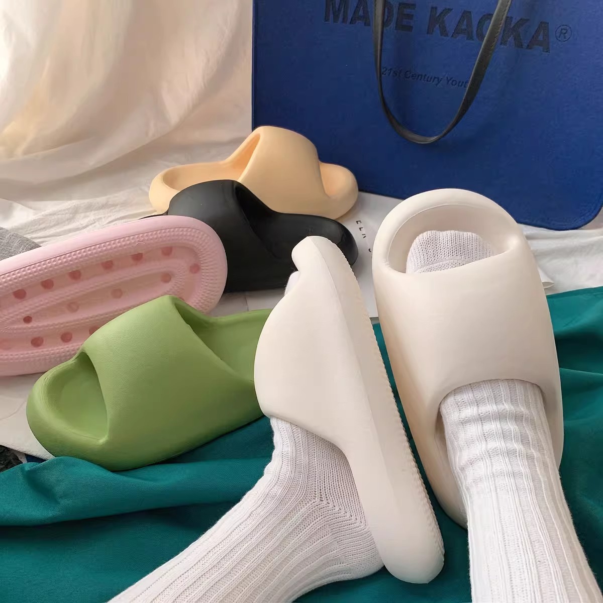 Ready-Made Bread Slippers for Women to Feel Like Stepping on Shit, Home Use, Summer Thick-Soled Eva Bathroom Non-Slip Men's Outdoor Sandals Wholesale