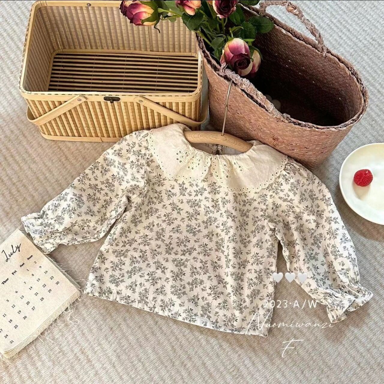 Estilo coreano primavera y otoño niñas bebé suave camisa de fondo floral ins manga larga muñeca collar suelta camisa de los niños lindos