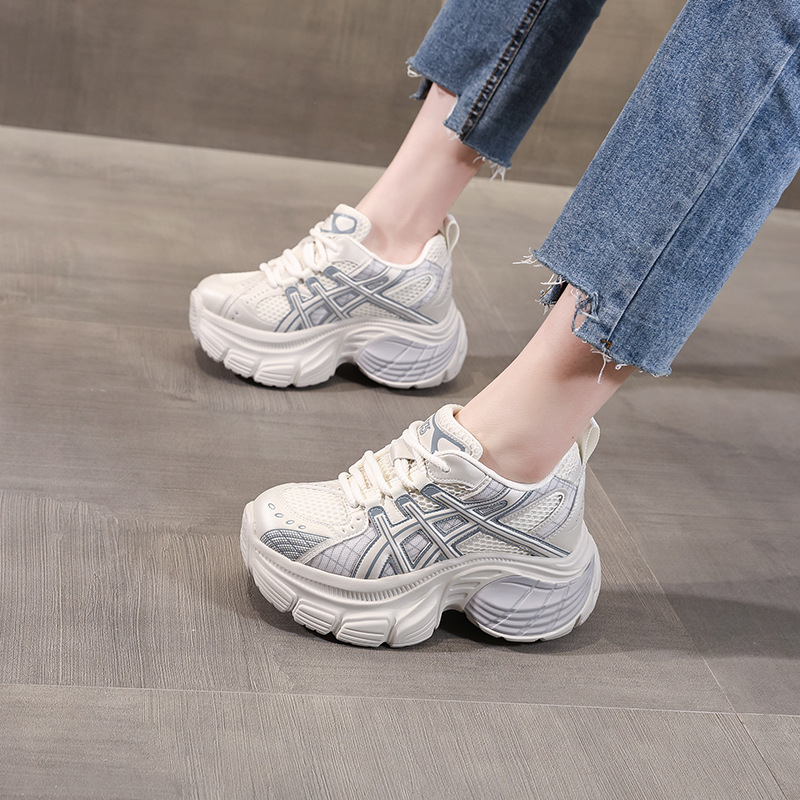 Giày sneaker chunky nữ đế dày tăng chiều cao mặt lưới thoáng khí — Màu be