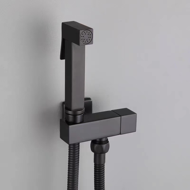 Traje cuadrado de cobre PISTOLA DE PULVERIZACIÓN de refuerzo Válvula de ángulo de inodoro con boquilla Traje limpiador de mujer de mano frío único transfronterizo