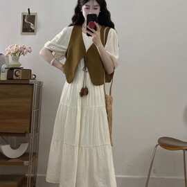 大码女装胖文艺风圆领短袖连衣裙+领马甲2026夏季显瘦气质套装