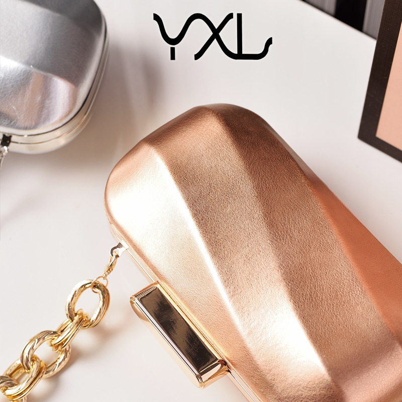 Nuevo metal transfronterizo textura bolsa de cena plateada brillante cuero bolsa de fiesta cadena bolsa de vestido bolsa de novia bolsa de noche