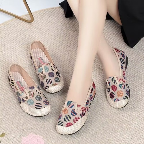 2024 New Old Beijing Fabric Shoes Soft Sole Anti-Slip Mother Shoes for Middle-Aged Women Canvas Shoes Slip-On Casual Single Shoes