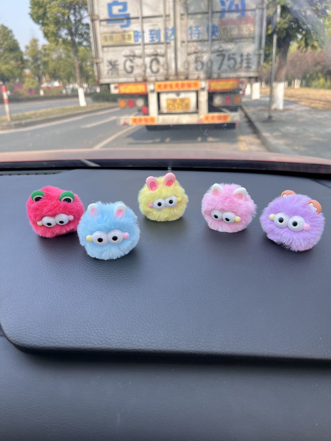 Car Dashboard Decoration Creative Cute Coal Ball Doll Car Center Console Monster Fur Ball Car Decoration Quirky Items