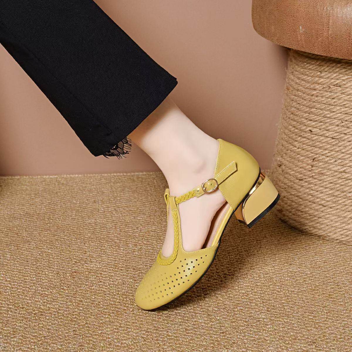 Sandal cao gót nữ quai ngang da thật mũi tròn gót thấp phong cách La Mã — màu đen