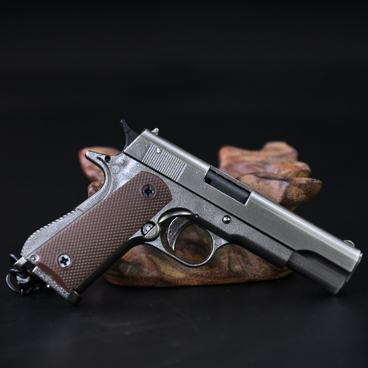 1:3 Colt 1911 6.jpg
