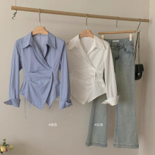 2025秋季新款韩版时尚设计感不规则收腰显瘦时髦条纹衬衫上衣女装