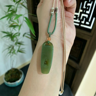 Hotan jade whistle pendant, warm and delicate, uniform color, exquisite carving, can be real