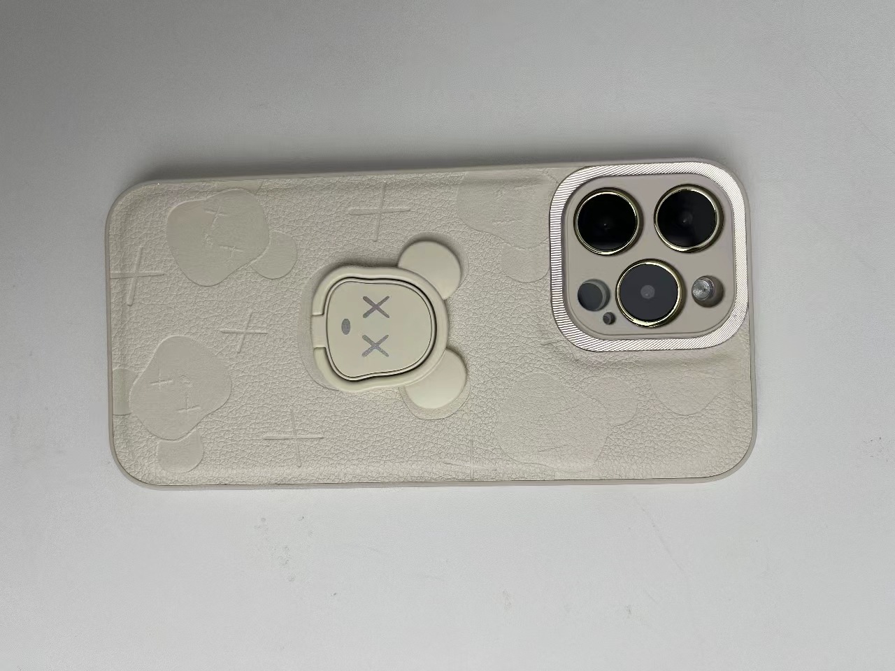 Marca de moda dibujos animados oso IPhone14ProMax cuero en relieve Apple 15PRO caja del teléfono para IP13/12