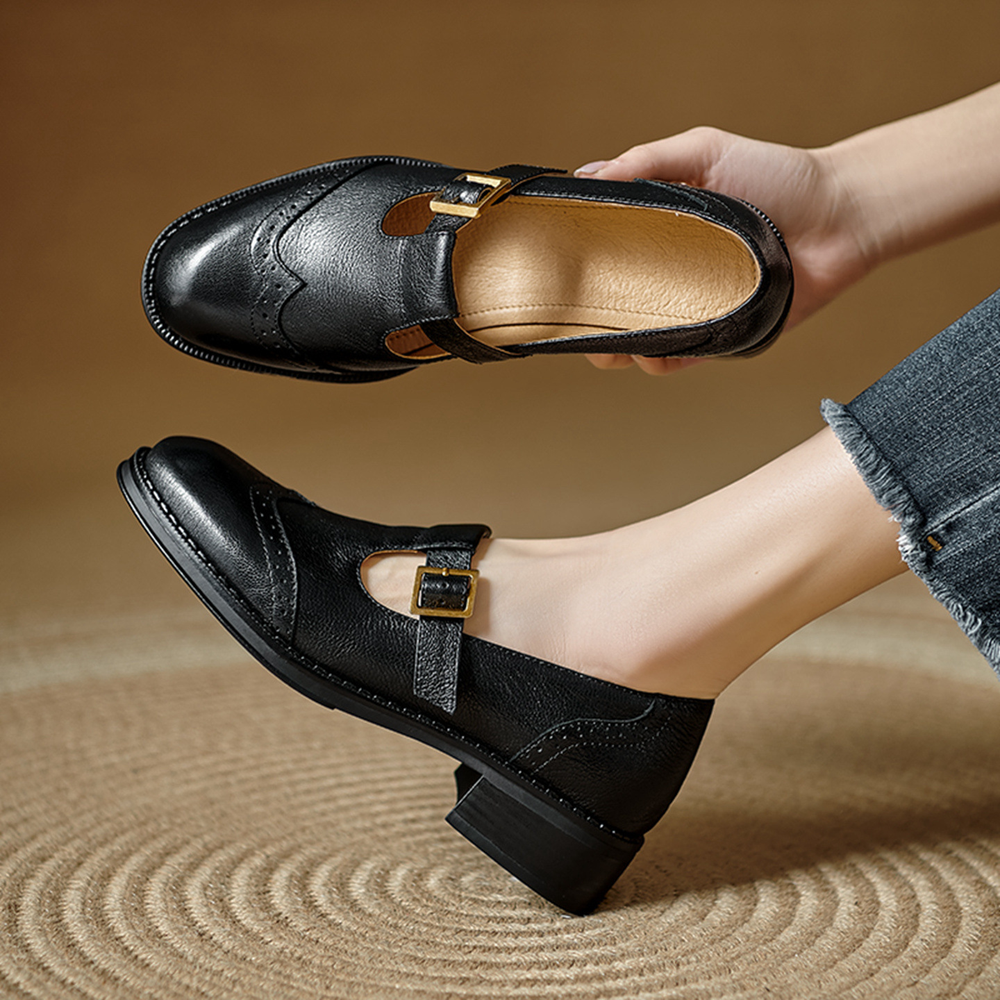Giày Mary Jane nữ quai chữ T da bò gót dày phong cách brogue — màu nâu