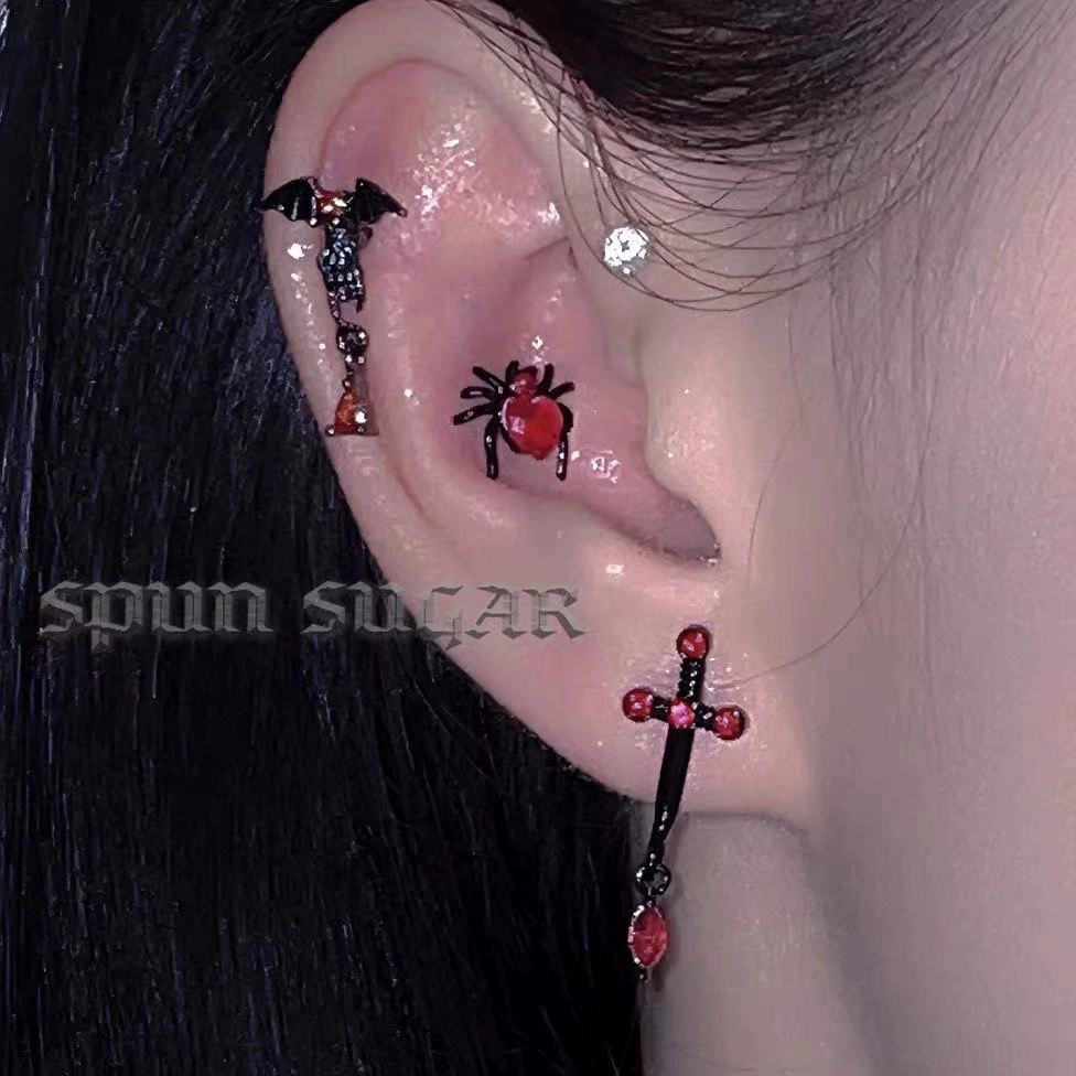 Темная Spider Red Zircon призрак коготь ухо кость ногти сладкие и крутые персональные гот любовь крылья кохлеаров ногти серьги