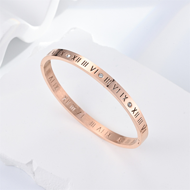 El nicho de lujo ligero no se desvanece, la pulsera de anillo de oro de arena, la tendencia, la pulsera de acero de titanio de todo fósforo, la pulsera de acero de titanio de estilo retro europeo y americano