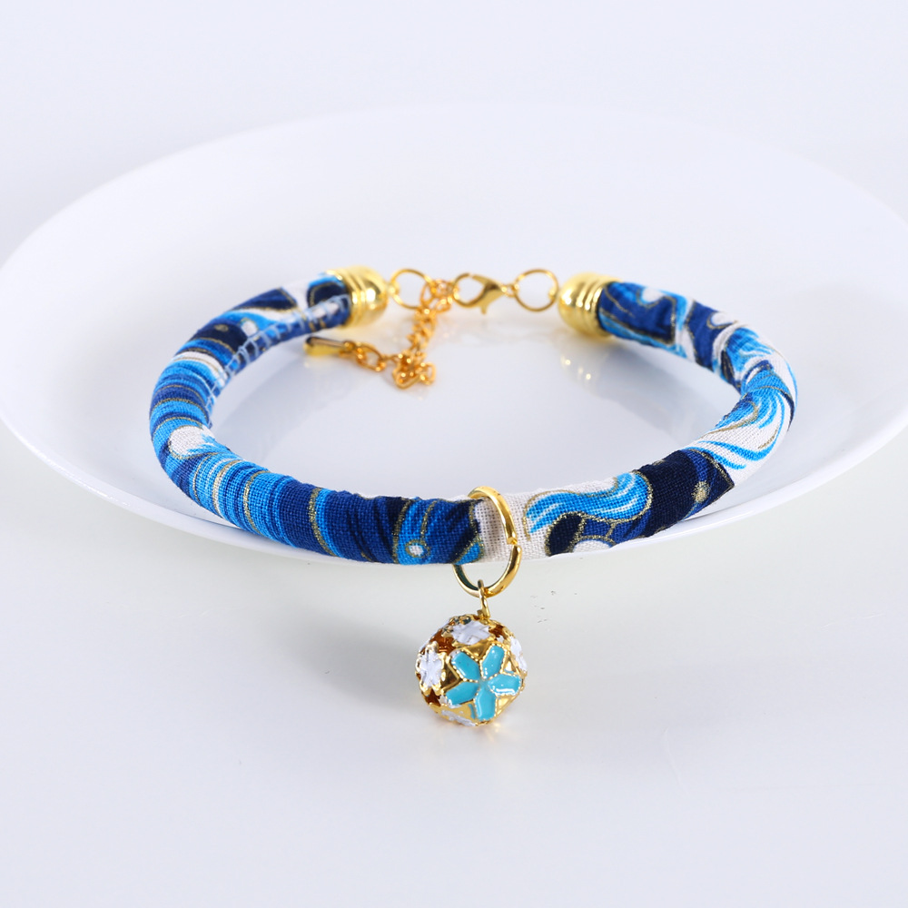 Mascotas, gatos, conejos y flores de viento, collares de campanas, collares de Año Nuevo chino, accesorios japoneses, cuerdas de Amazon