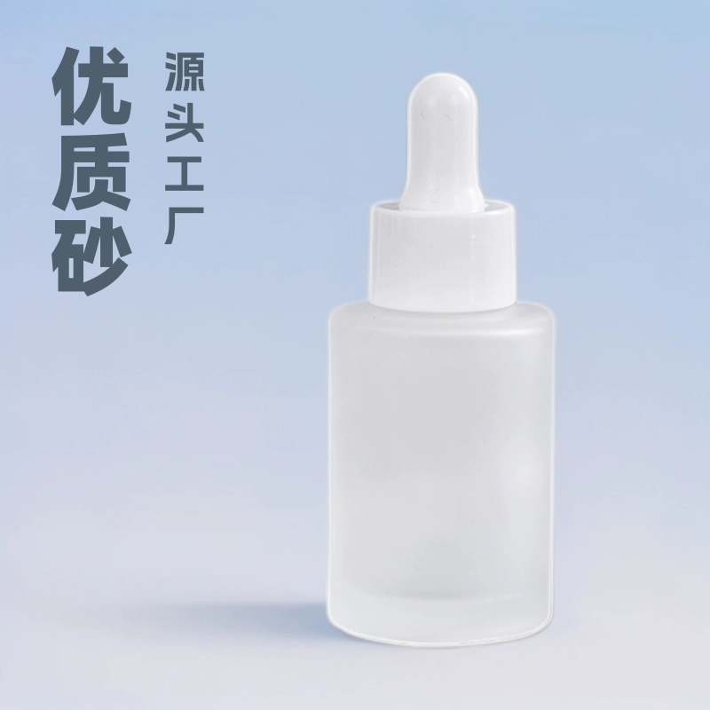 В наличии: флакон для эфирных масел 30 мл, матовый, прямой, круглый, с плоскими плечиками, из матового стекла, для сыворотки, с пластиковым дозатором-капельницей.