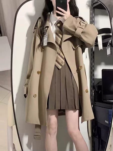 Khaki, short