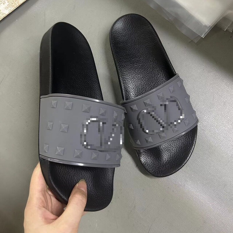 Men's Teva flip-flops, non-slip and odor-resistant, unisex style, V-brand, with metal rivets, versatile and easy to match with any outfit
