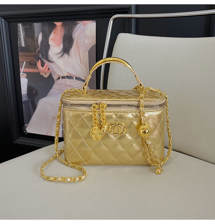 Bolso de mujer caja de mano de verano bolso pequeño 2026 nuevo estilo de alto nivel sensación pequeña fragancia estilo diamante cadena mochila