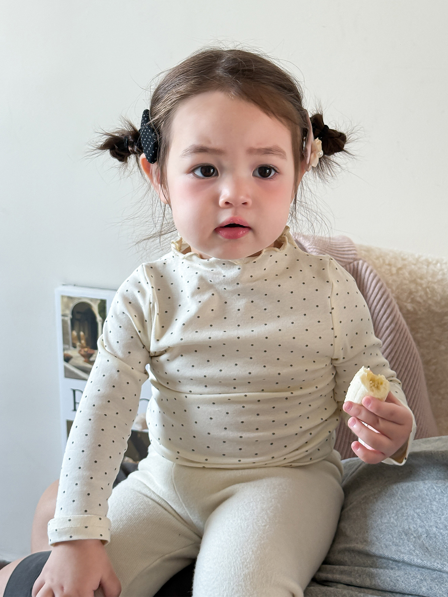 Sugar Pear ropa infantil camiseta de niña otoño invierno 2025 nuevo medio cuello camiseta de base para niños chaqueta ropa de bebé image 3