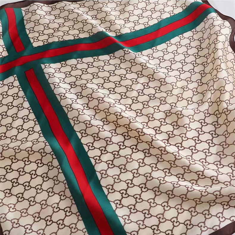 Europa y los Estados Unidos 70cm nuevo bufandas cuadradas bufandas de seda de primavera y otoño bufandas de viaje bufandas profesionales para el pelo con seda simulada