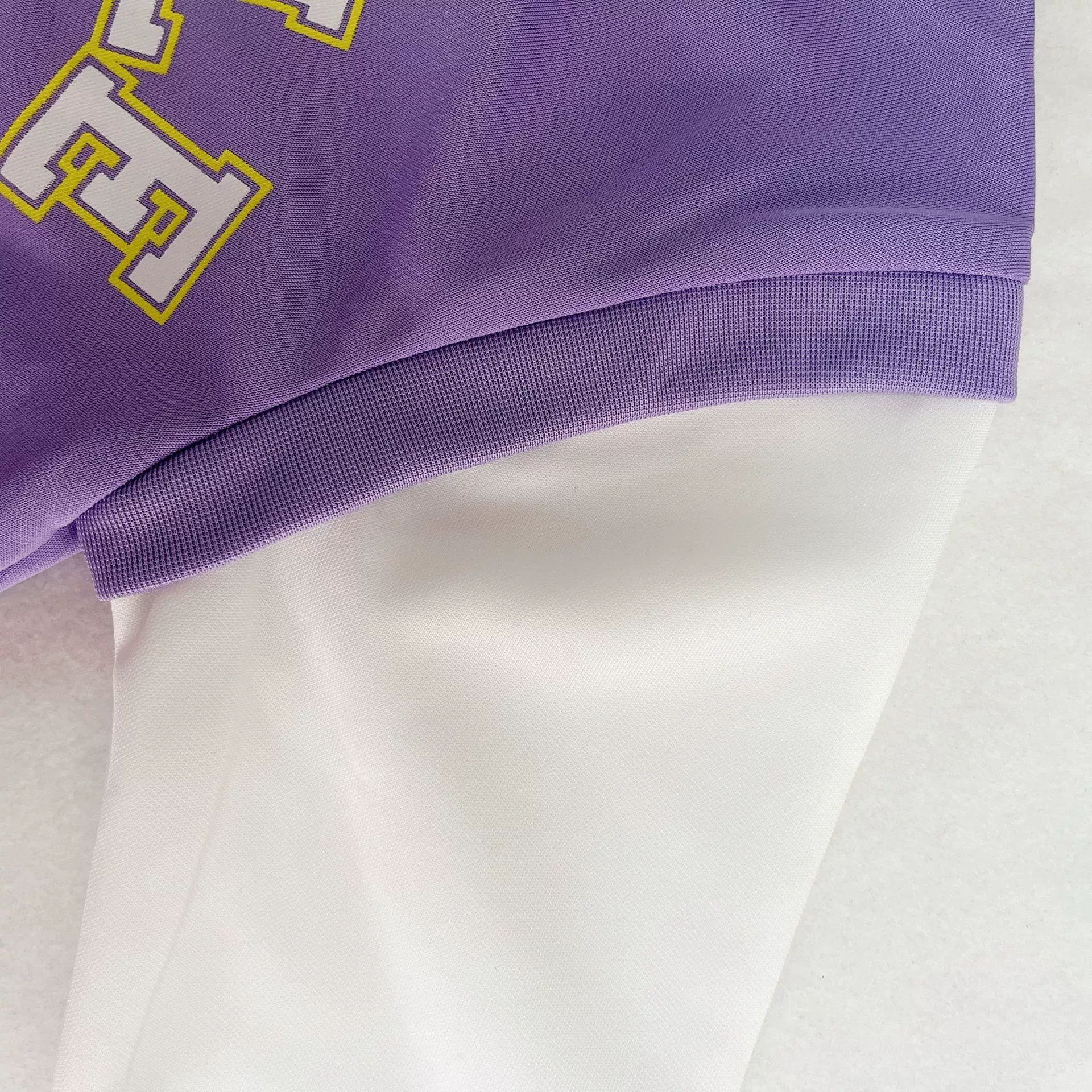 Тонкая весенняя толстовка с длинным рукавом