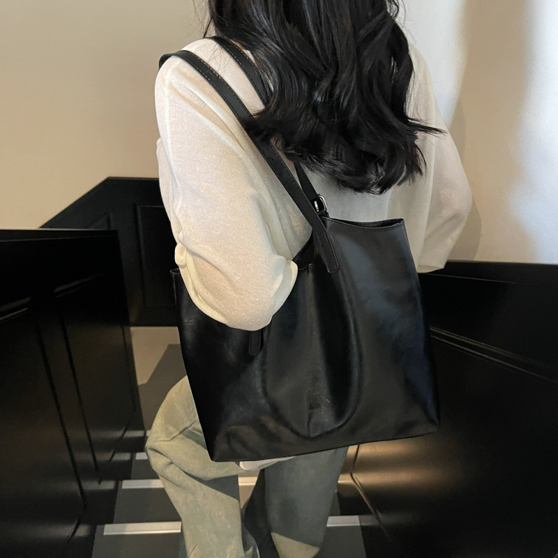 Otoño y invierno nuevo tipo de piel de cera de gran capacidad tote bag para mujeres de alta calidad de viaje al trabajo tote bag para mujeres 2024 tote bag