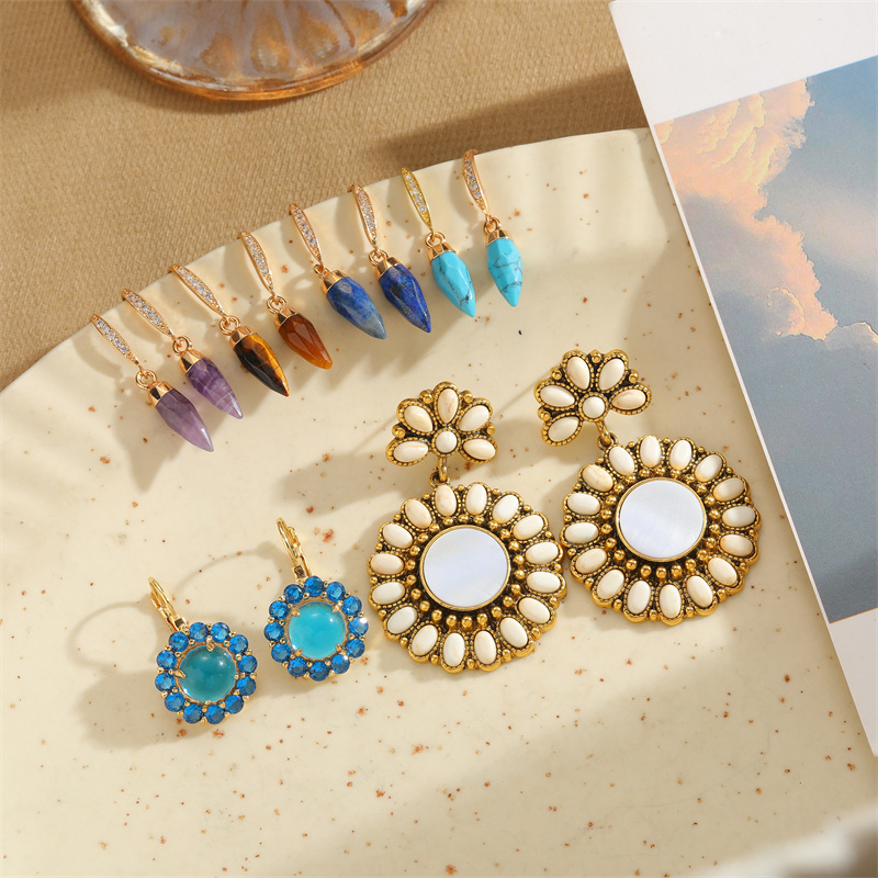 Acrylic retro earrings with zircon