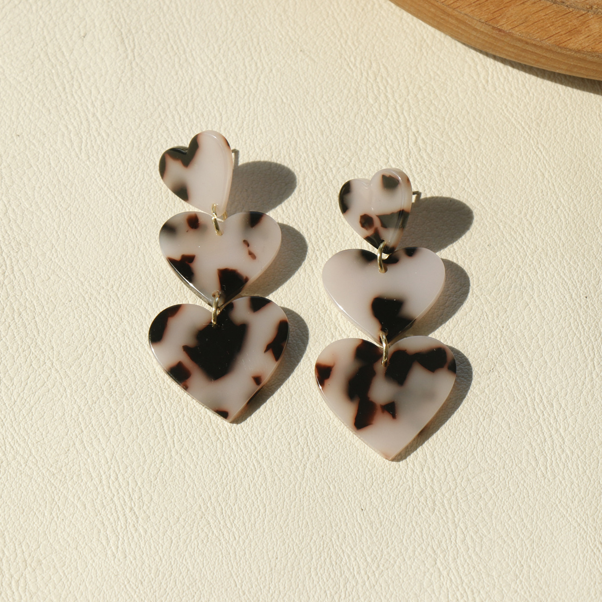 1 Pair Fashion Heart Shape Arylic Women's Drop Earrings display picture 2