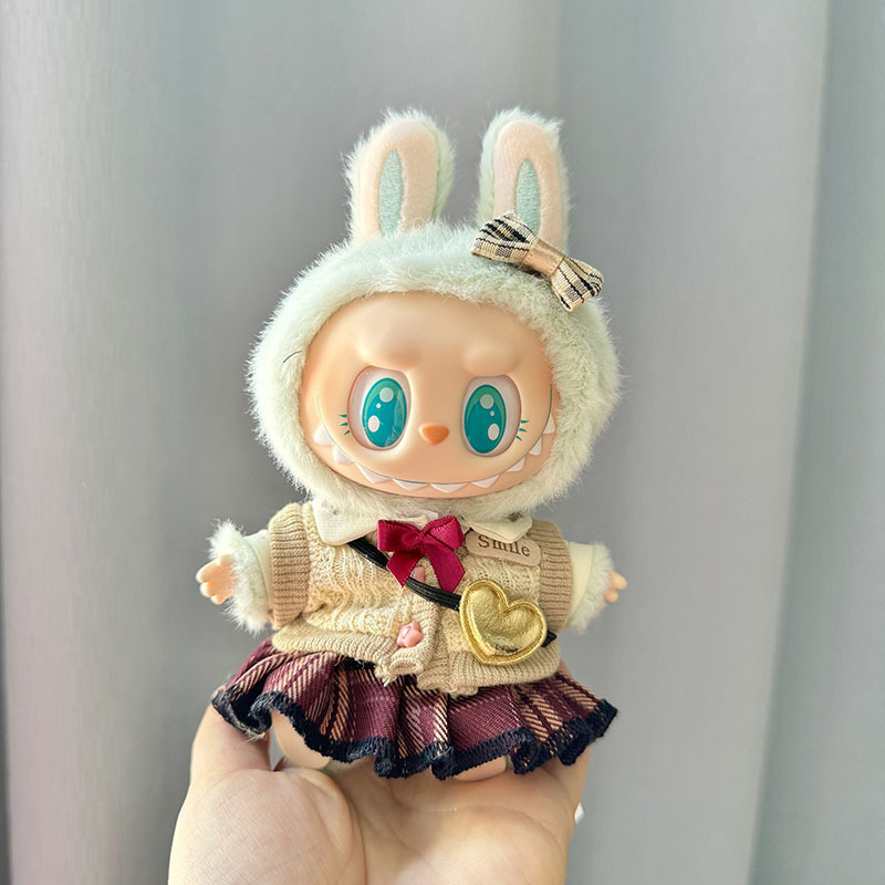 仅衣服] 二代盲盒Labubu衣服搪胶脸挂件拉布布坐坐派对潮流背带裤|undefined