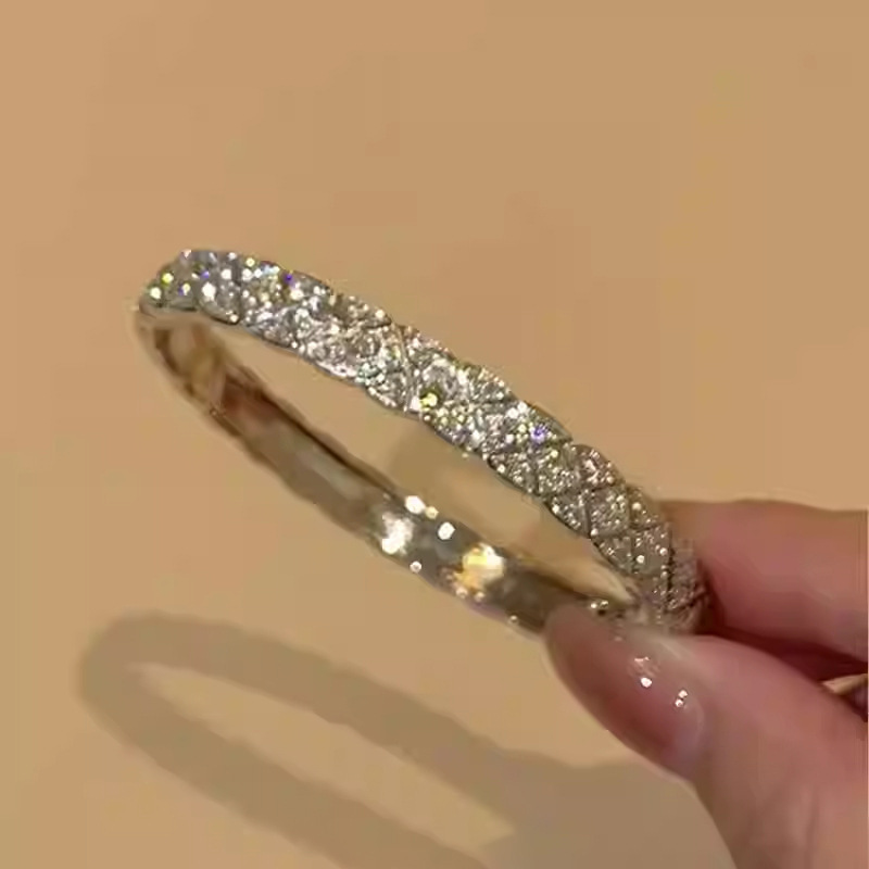 超闪镶钻纹路花边卡扣手镯欧美时尚百搭手环精致轻奢高级感手饰女|undefined