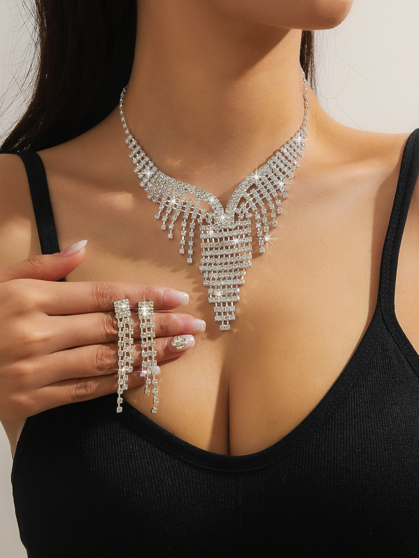 Bruidsieraden set ketting en oorbellen elegant accessoire_voghion.com