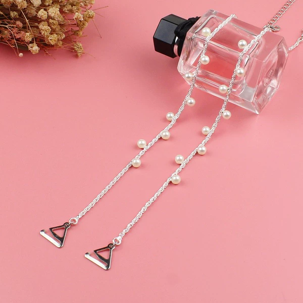 Twist chain pearl hook style