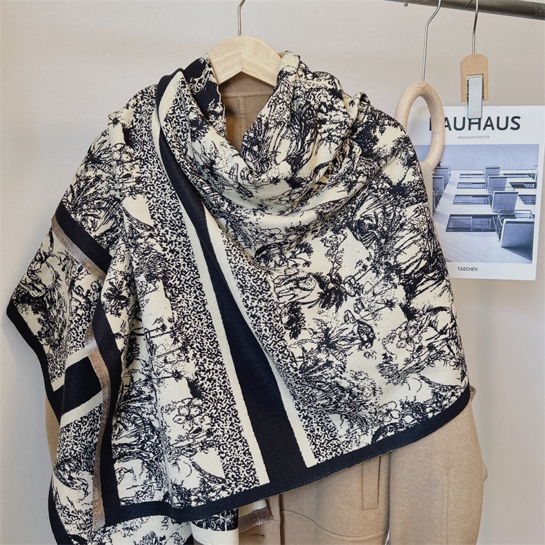 Sciarpa con frange in jacquard double face in stile etnico retrò autunno e inverno_voghion.com