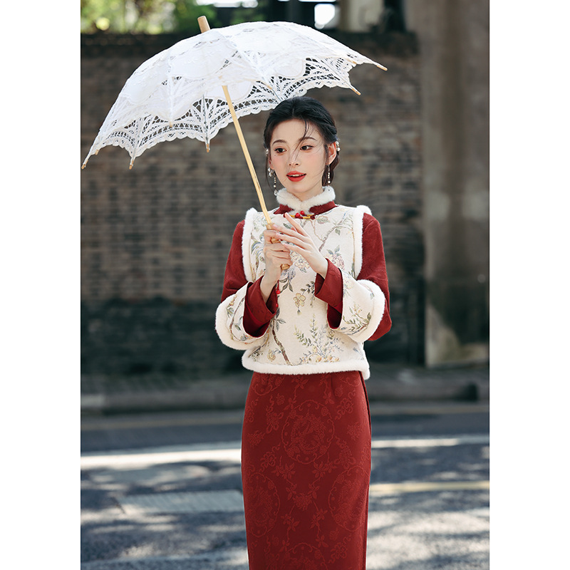 Two-Piece New Chinese Style Vest Cheongsam Suit Retro Red Long-Sleeved Elegant Slim Improved Autumn and Winter New Style for Women