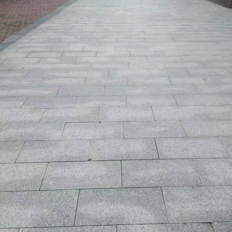 Бордюр гранитный 150x150x18