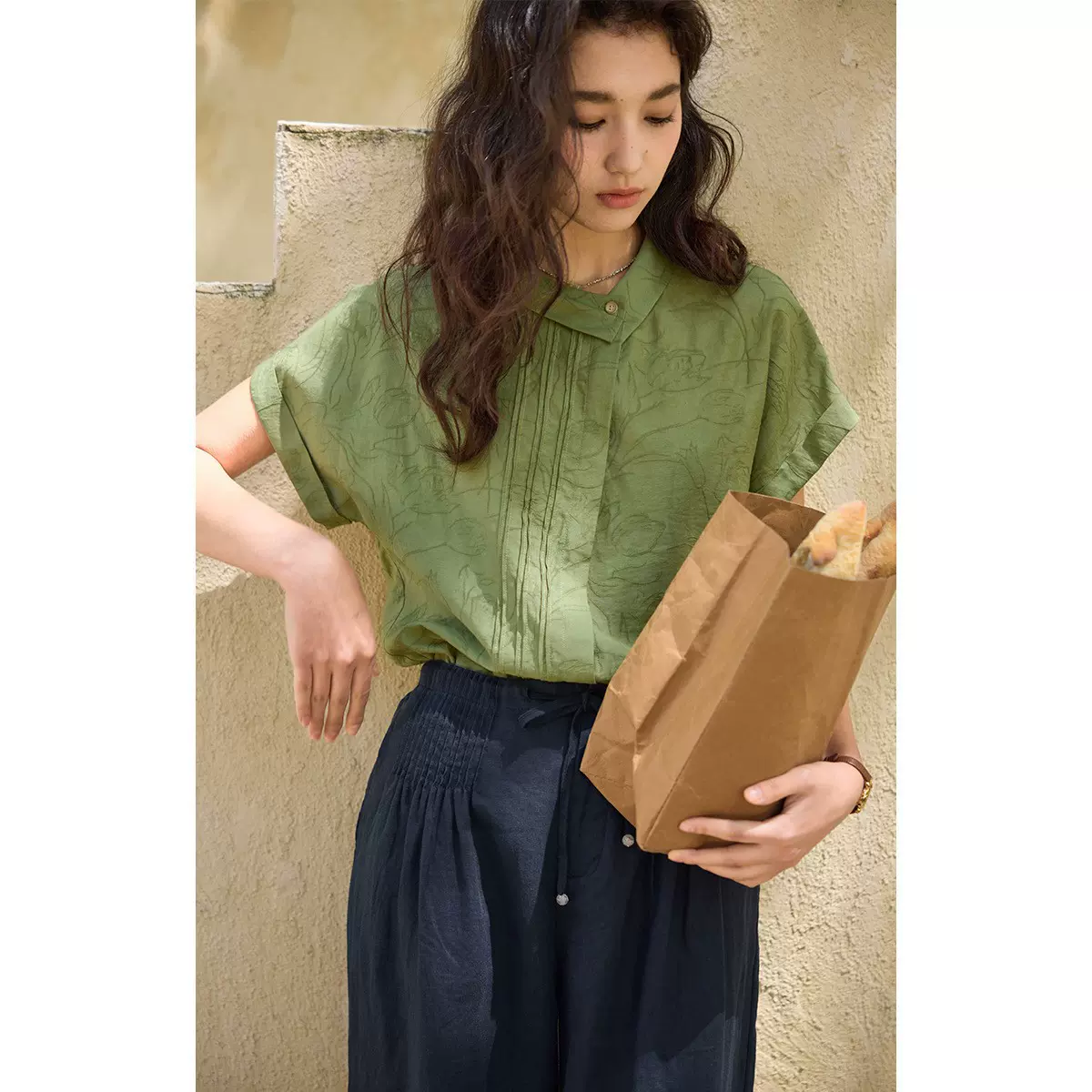 solighter法式亚麻提花不对称翻领衬衫女夏季