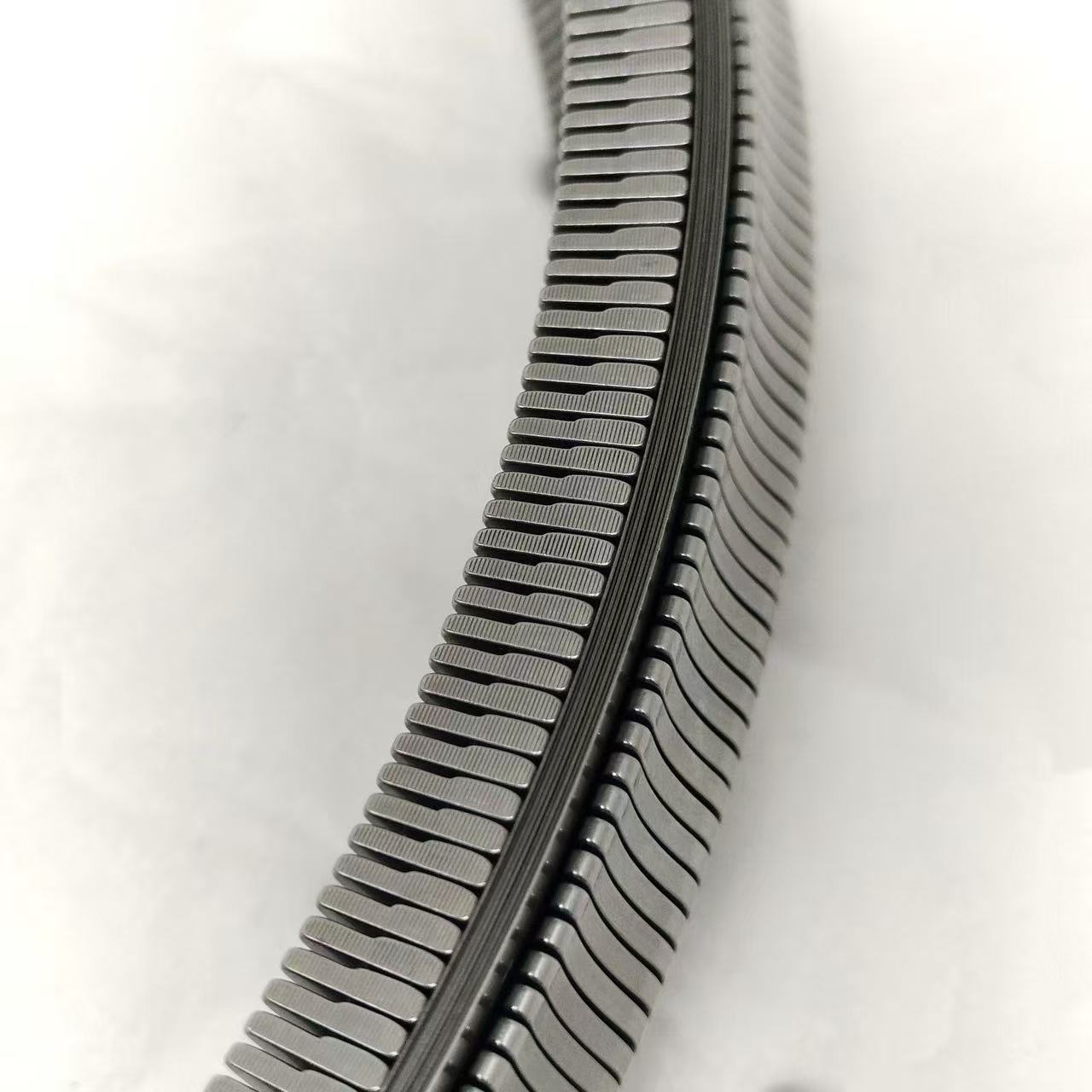 Vt1 Cvt Chain 901076 Is Suitable for Dongfeng Geely Vt2 Vt3 Transmission Steel Belt