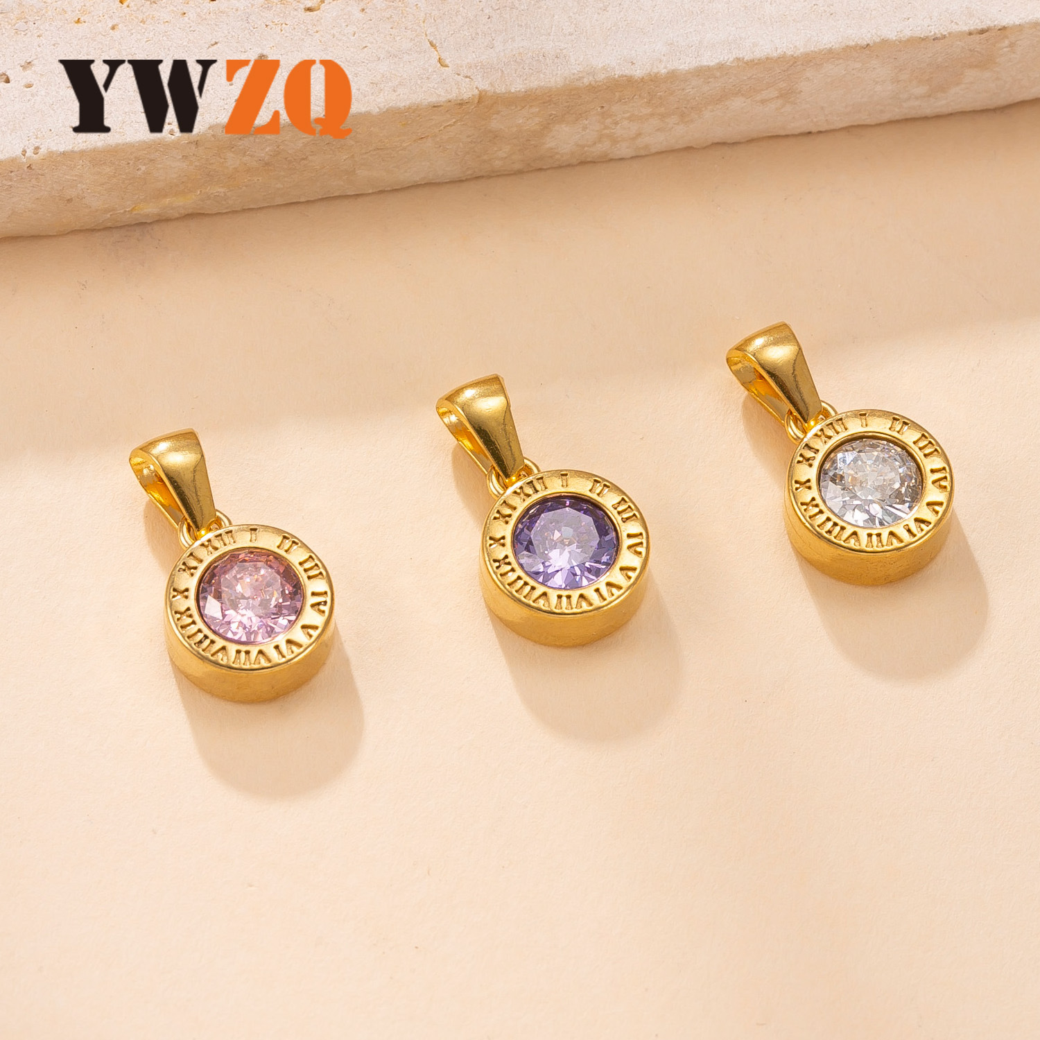 Colgante único Joyas de acero de titanio transfronterizas Collar redondo con incrustaciones de diamantes Romaji Accesorios de bricolaje de oro de 18 quilates de alta calidad para mujer