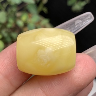 Natural Beeswax Russian Barrel Bead Pendant Chicken Oil Yellow Wax Rich Shape Full Necklace Clavicle Chain Accessories Wholesale