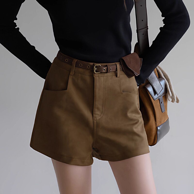 Brown suede casual shorts for women, vintage high-waisted casual A-line hip-hugging leather pants, slimming for plus-size women, autumn and winter boot shorts Brown suede casual shorts for women, vintage high-waisted casual A-line hip-hugging leather pants, slimming for plus-size women, autumn and winter boot shorts