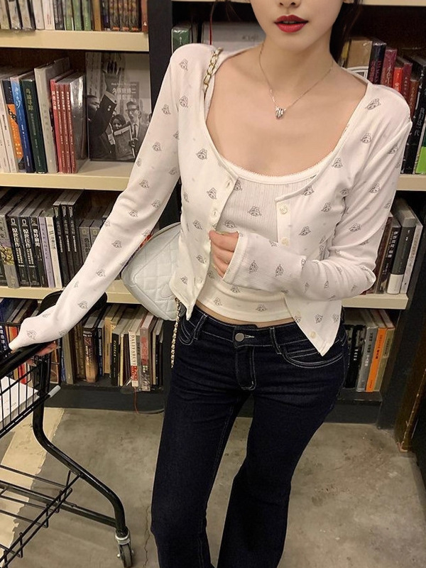 甜美风卡通满印吊带背心女早秋减龄修身显瘦开衫吊带上衣两件套潮|undefined