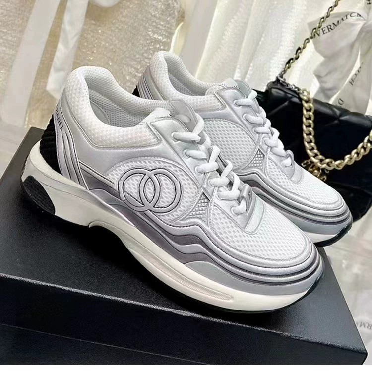 Новый весенний стиль 2024 года с знаменитостями-инфлюенсерами. Трендовые маленькие универсальные повседневные кроссовки Chanel на шнуровке из натуральной кожи Xiaohongshu.