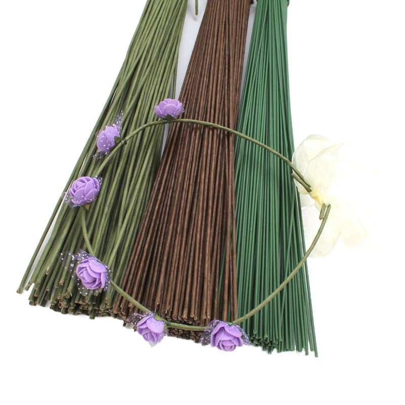 Набор флористических проволок: флористические стержни, проволока с бумажным и пластиковым покрытием, толстая и тонкая проволока для самостоятельного изготовления букетов из проволочной сетки и искусственных цветов.