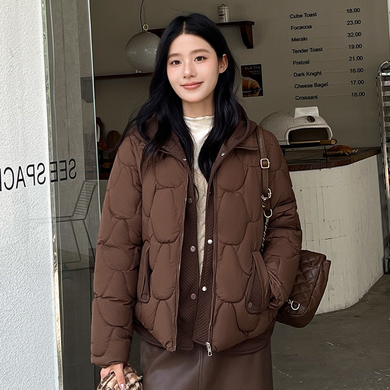 2025 estación europea de algodón corto para mujeres invierno nuevo falso de dos piezas encapuchadas plumón casual chaqueta de algodón gruesa suelta
