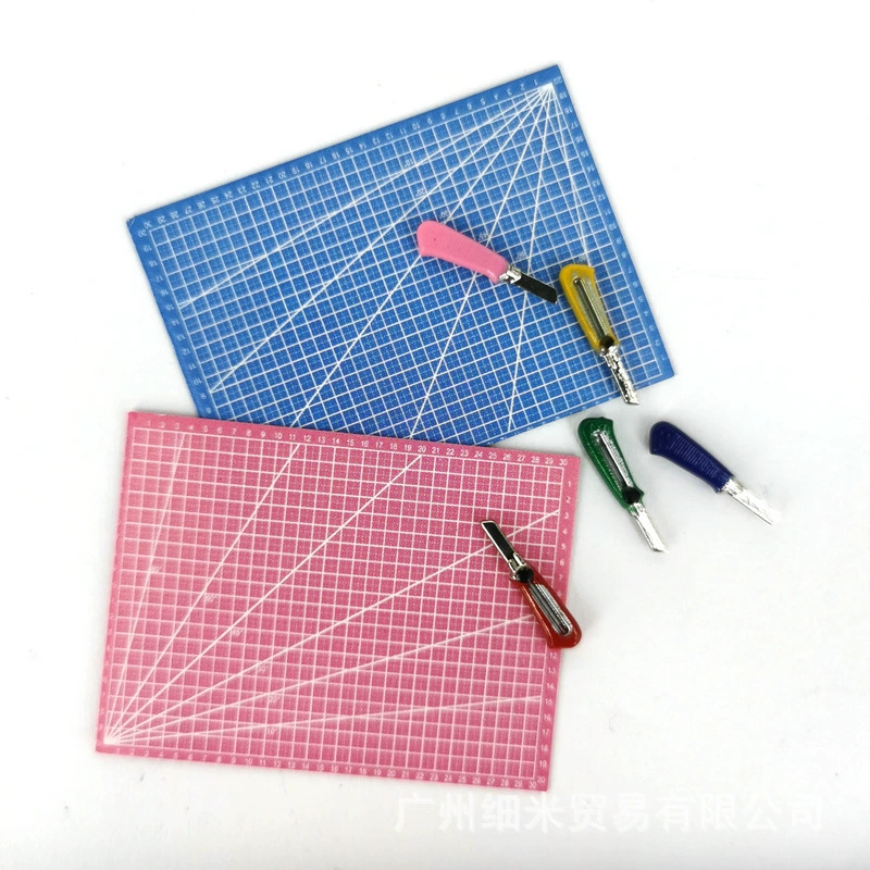 Мини-канцелярские товары для ребенка [Моделирование режущей доски универсальный нож модель] Сужение аксессуаров для сцены принадлежностей для обучения