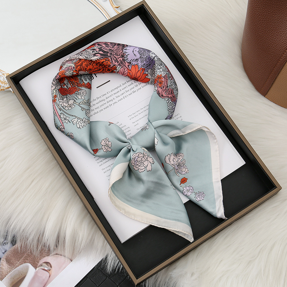 Nueva seda de primavera y otoño 70 bufandas cuadradas de moda bufandas de seda de impresión coreana bufandas de alta calidad al por mayor damas