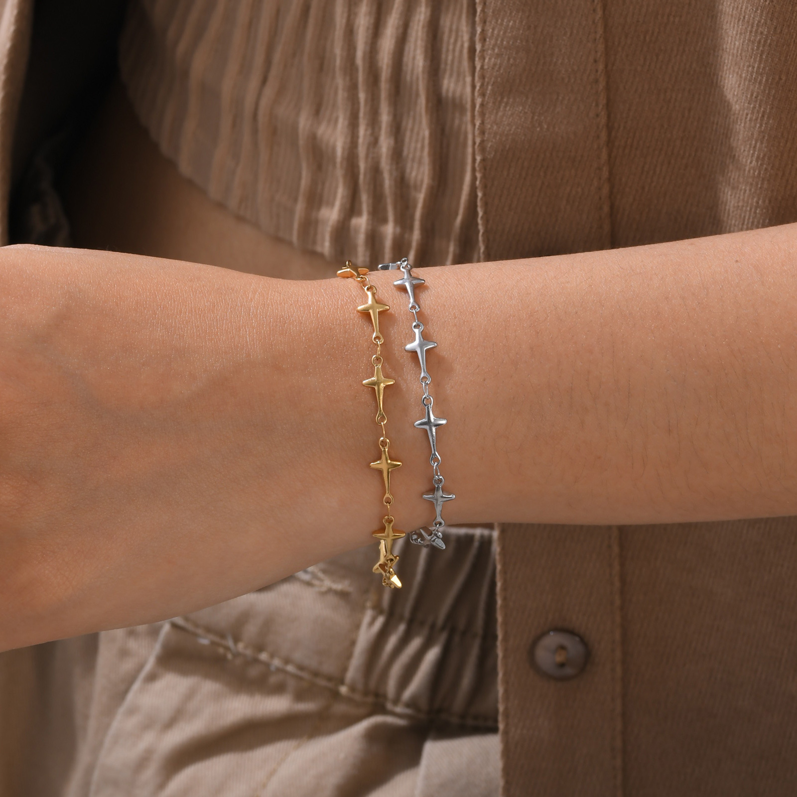 Huan Mu simple bracelet ladies gold-plated color stainless steel four mans star retro style stacked wear Joker jewelry wholesale