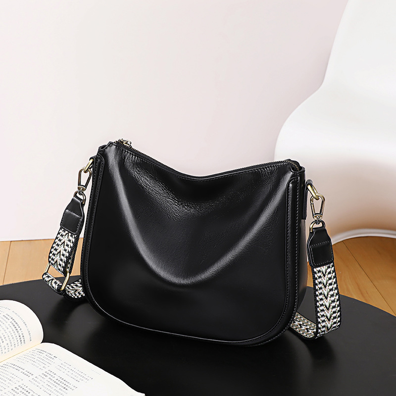Women's 2026 New Arrival Crossbody Saddle Bag Genuine Leather Versatile Large Capacity Underarm Bag - Thumbnail 6
