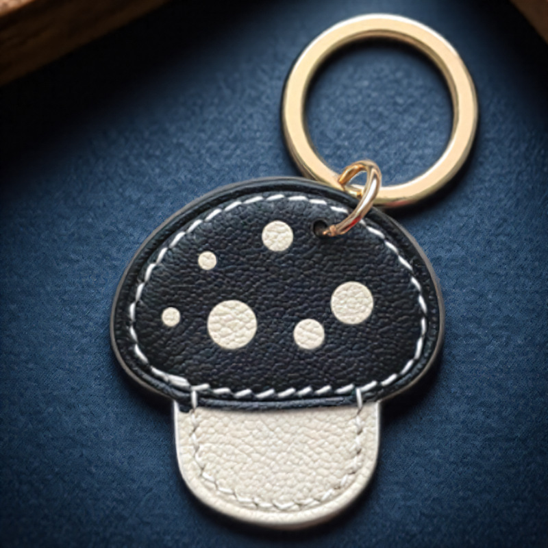 12g Weight Slip-on Clasp Closure Type Keychain Classification 1 Piece Quantity Daily Occasion Pu Leather, Metal Material Mushroom Pattern Unisex Gender Cute Style Cute Mushroom Pu Leather Metal Unisex Slip-on Keychain 1