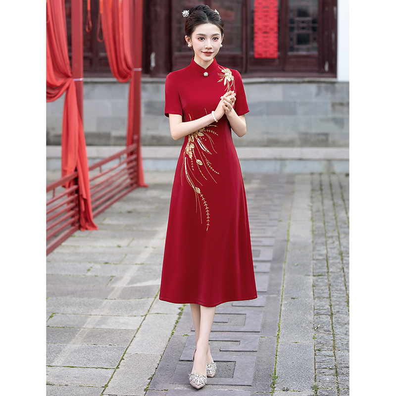 The Wedding Banquet Outfit for the Mother-In-Law Can Be Worn Casually, and the New Spring and Summer Wedding Dress for Mom Is a Young and Elegant Style