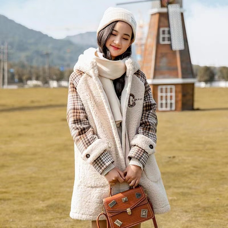 羊羔毛外套女中学生2023冬装新款少女学院风加厚棉衣初中生呢大衣